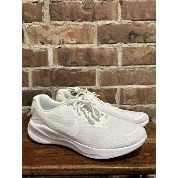 NEW Nike Revolution 7 Women's Running Shoes, Size 9.5 White/White (FB2208-100) - Picture 2 of 8